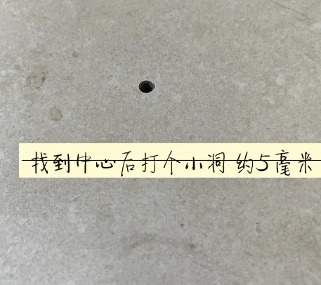 周口瓷砖空鼓维修公司专业解答在瓷砖铺贴过程中，如果砂料搅拌不均匀，将会带来以下问题
